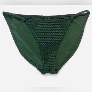Aerie Textured Forest Green Bikini Bottom
Size Large
Retail $27
New with Tags